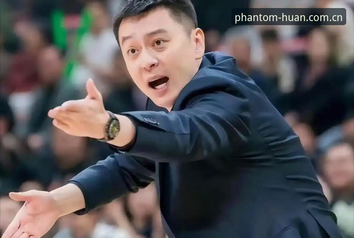 赛场看门道必备：杨鸣一句话点破C罗压力真相，老球迷的观赛实用技巧